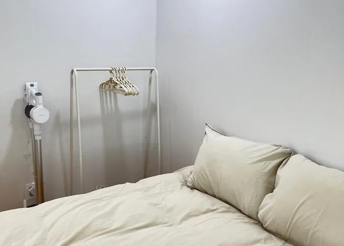 Cozy Accommodation Connected To Hongdae Entrance Station