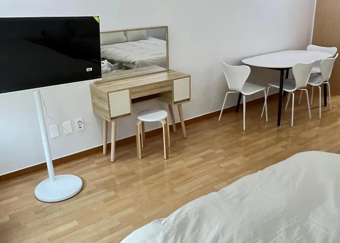 Cozy Accommodation Connected To Hongdae Entrance Station