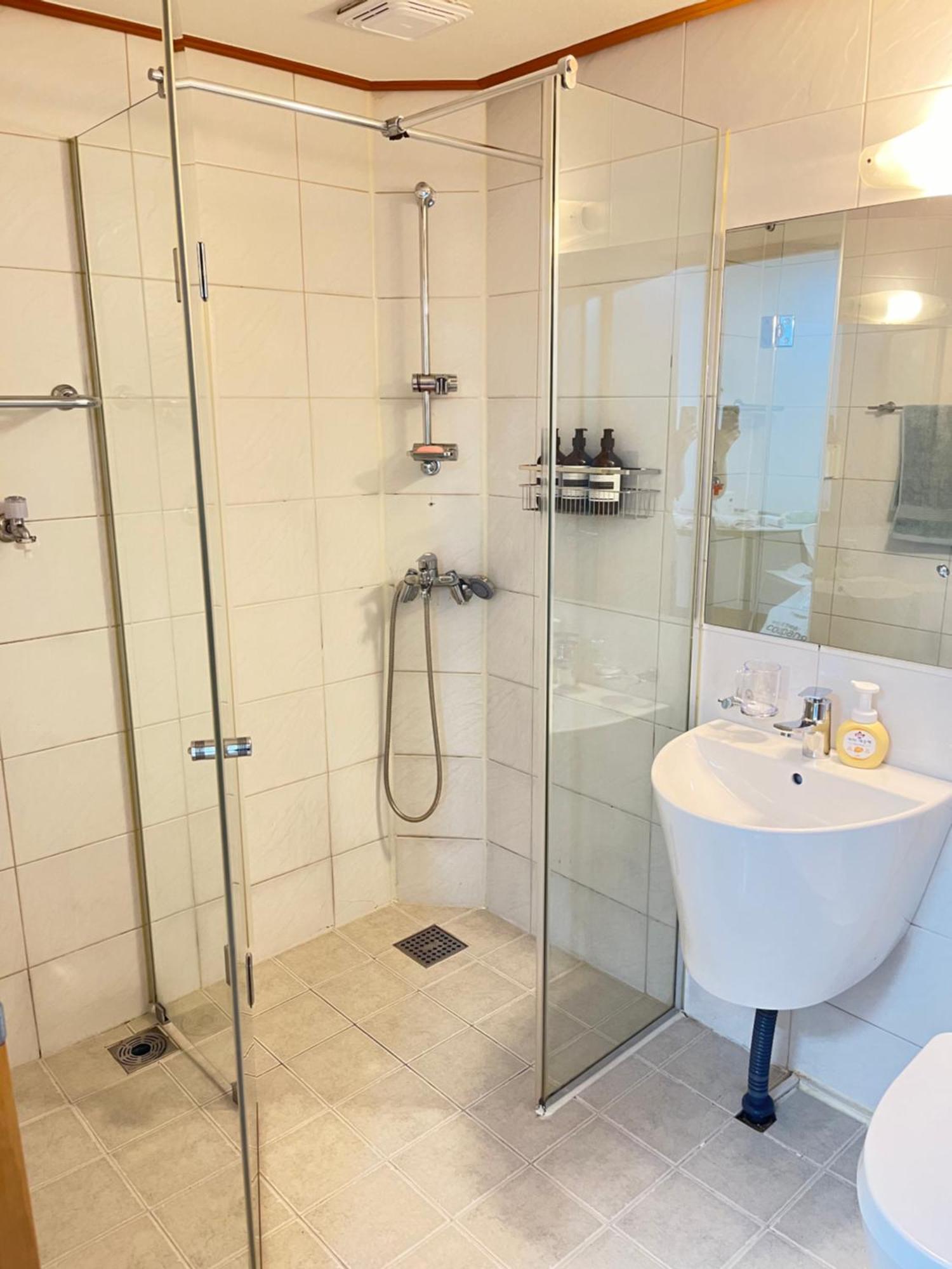 Apartment Cozy Connected To Hongdae Entrance Station